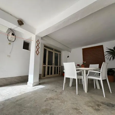 Rafaela Lungomare Apartment *